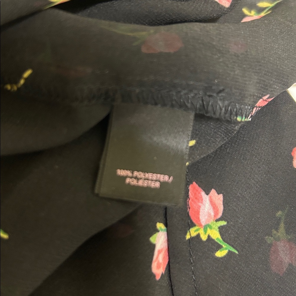 Victoria's Secret Black Pink Rose Bud Semi Sheer Blouse Size M - Picture 8 of 8